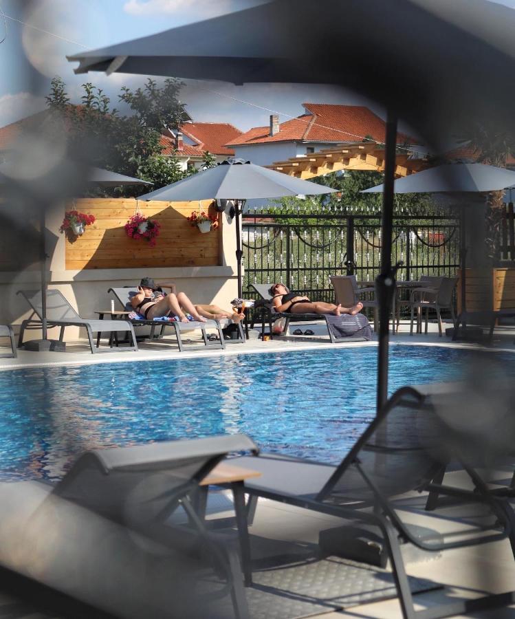 Bujtina Siar Hotel Pogradec Eksteriør billede